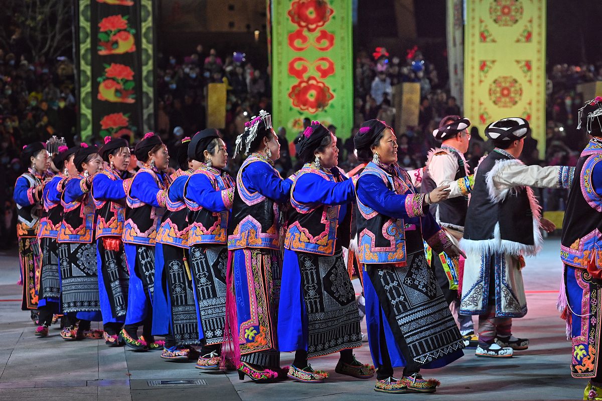 2020年11月14日夜晚,四川阿坝,在理县法制广场,2020羌族新年迎新晚会