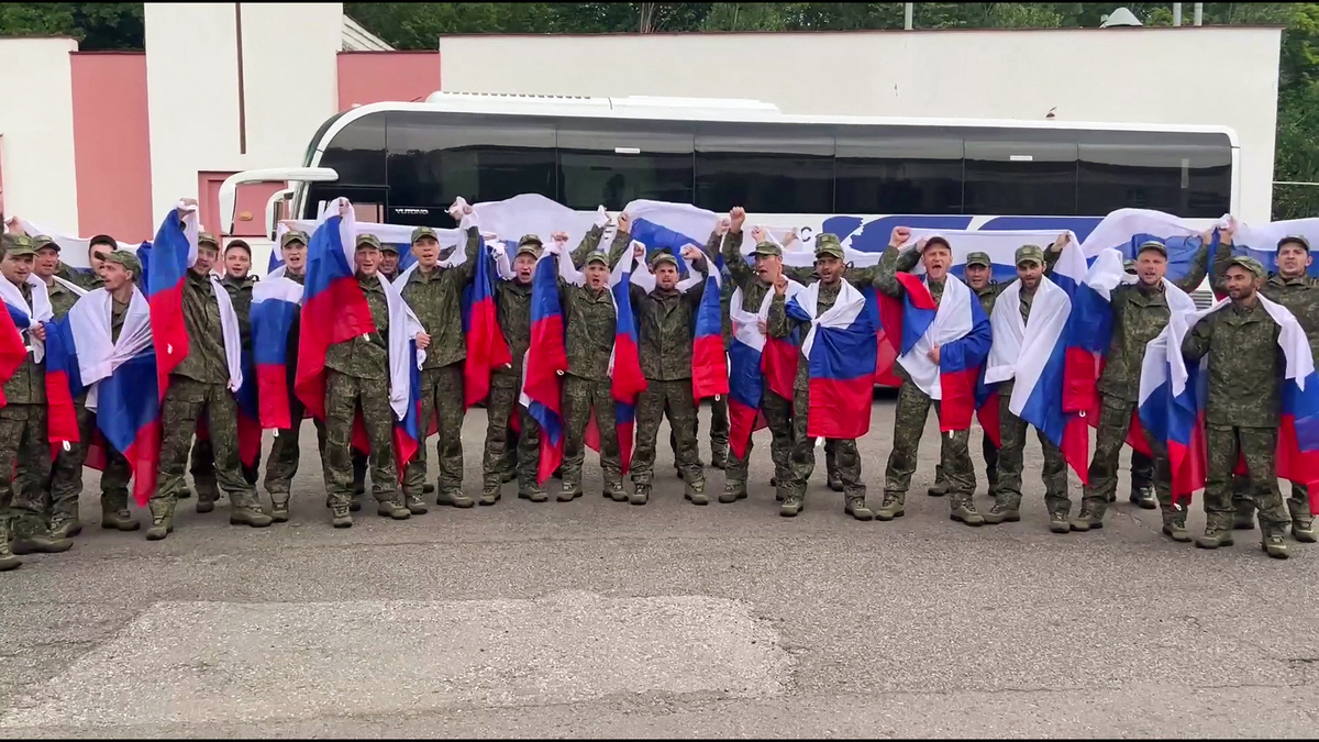 请列举中国建国以非洲南部地区的援助