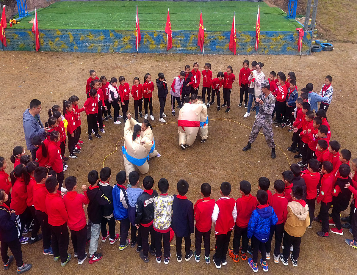 适合小学生玩的游戏：锻炼体能、培养团队合作能力