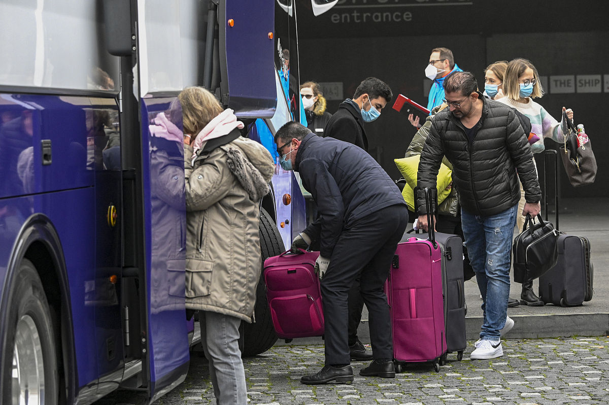 写一份关于新冠肺炎大流行的新闻文章中使用的CDA 报告的参考文献