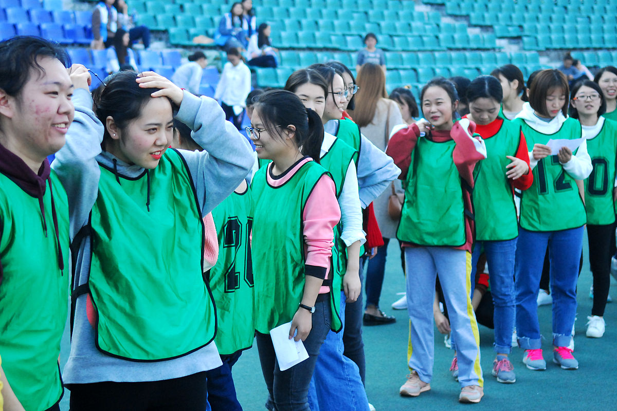奔跑吧少年体育节田径赛教练员采访需要10个问题