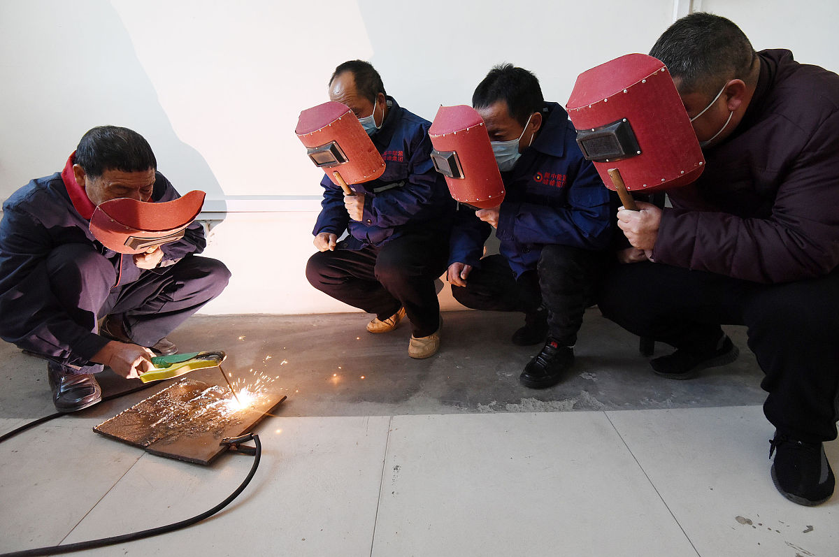 成都铁路卫生学校助产专业初中起点：适合你吗？