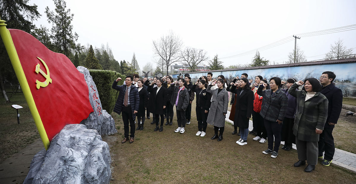 四川长江职业学院与党组织共建协议签署，共筑发展新篇章