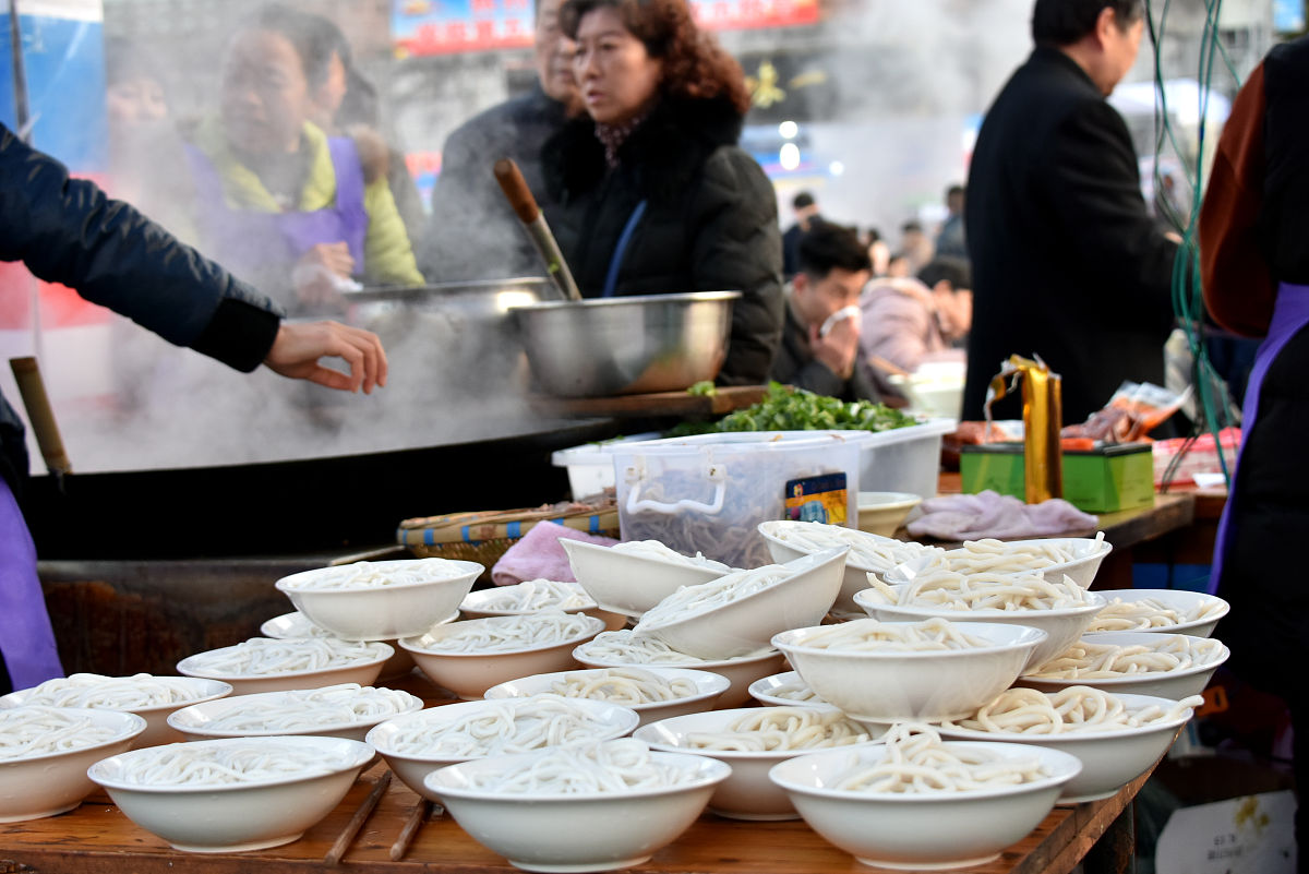 遵义羊肉粉汤料包配方：300字详细制作方法