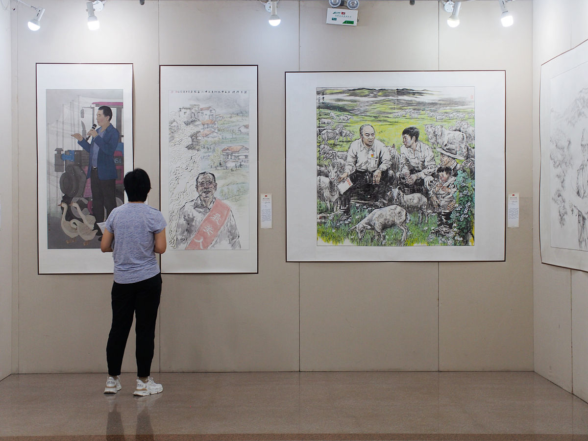 撰写以新农村题材的艺术作品的种类。