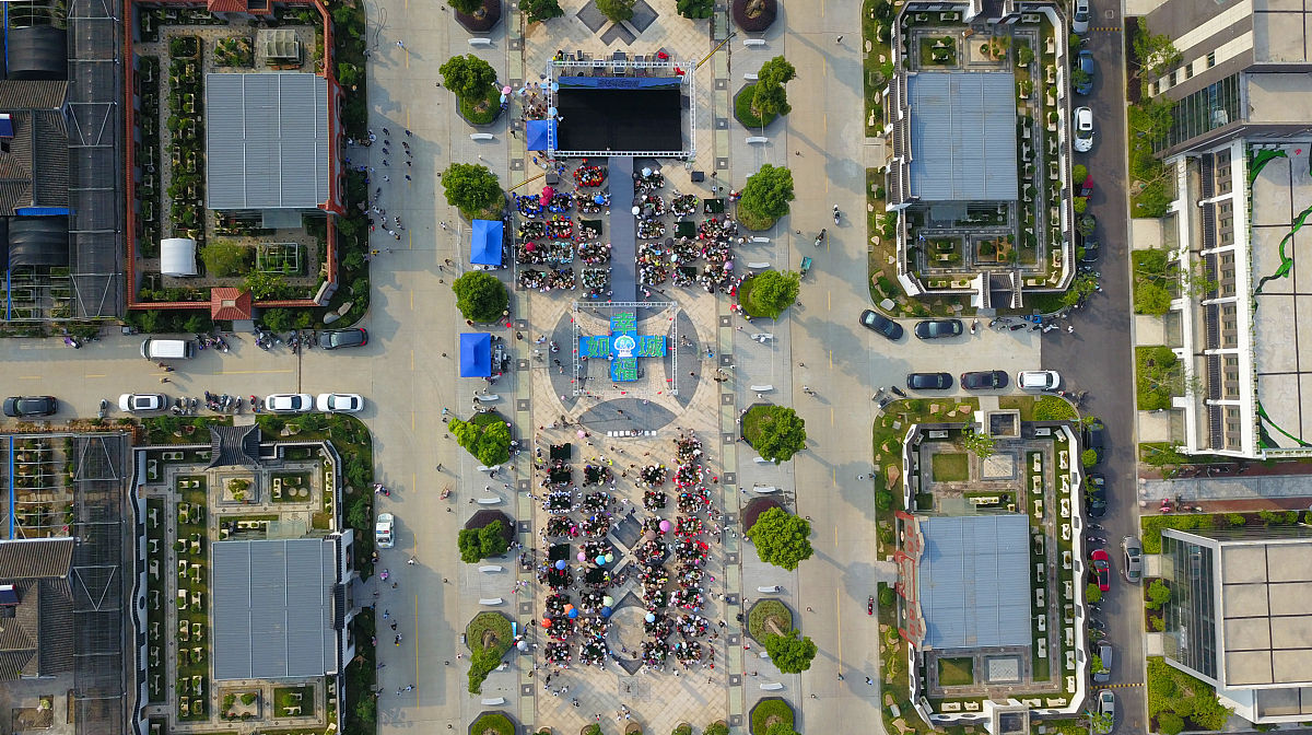 大学生敬老院活动策划书：关爱长者，传承爱心