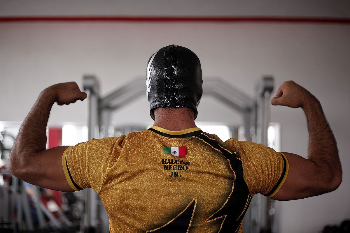 We aimed to specify the effects of stroke on the overall coordination of multiple muscles during quiet standing and pave a new way to identify the abnormal muscles It is hypothesized that the post-str