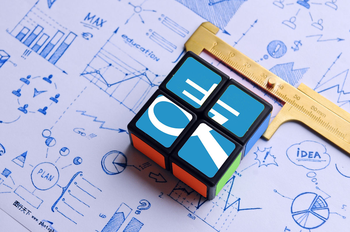 该写这篇文章 p现在很多朋友不把钱存在银行卡里而是选择把钱存在支付宝账户里也担心支付宝账户出了问题被盗。那么支付宝如果钱被盗了会问谁呢？让我们看一看。pp一、支付宝如果钱被盗了谁来要？pp打开支付宝进入首页点击我的进入个人界面点击账单找到你刷卡被盗的订单点击订单详情界面下方的投诉选择你投诉的原因——账户被盗钱不是我刷的点击开始投诉被盗会出现一个交易列表勾选被刷卡被盗的账户输入被盗原因选项最后详