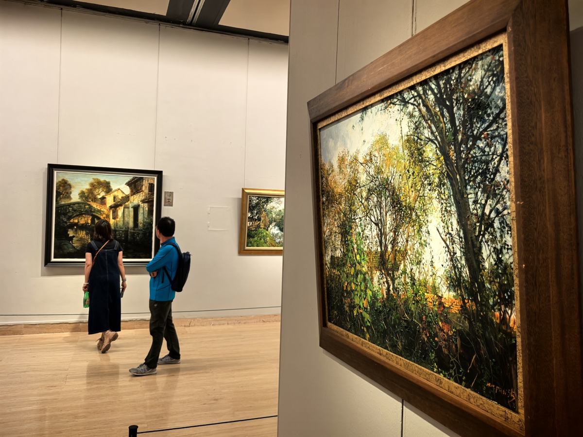 根据以下内容设置一个四人对话脚本Package 5 Art expands horizonsQuestions 1 What famous painters do you know What are they famous for2 Who is the most famous artist in your country What kind of art does heshe do3 Why i