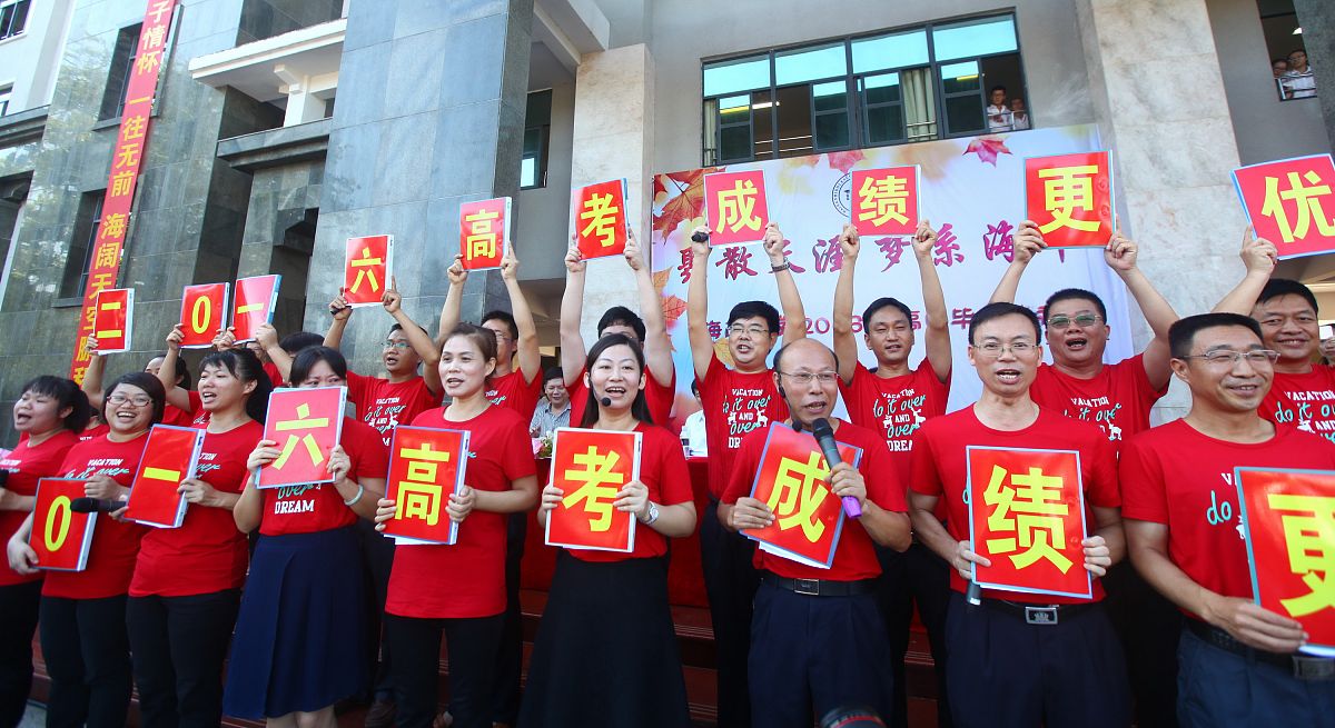 大学助理班主任工作计划书范文 - 详细内容和步骤