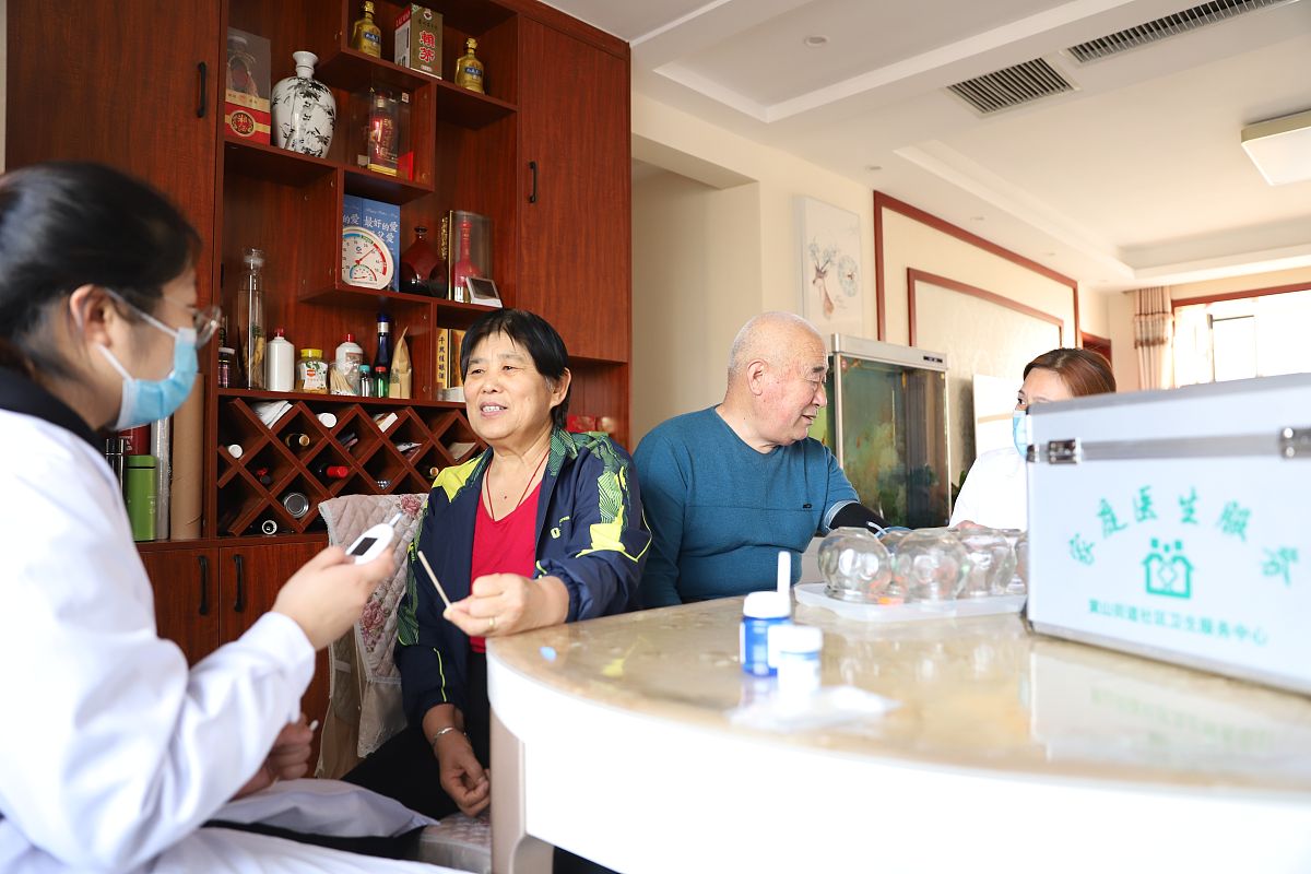 家庭医生团队护士的职责和重要性 - 提升健康管理和护理服务