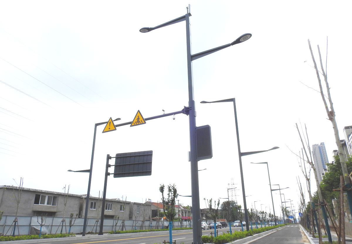 智慧灯杆赋能机场：提升效率、安全与体验