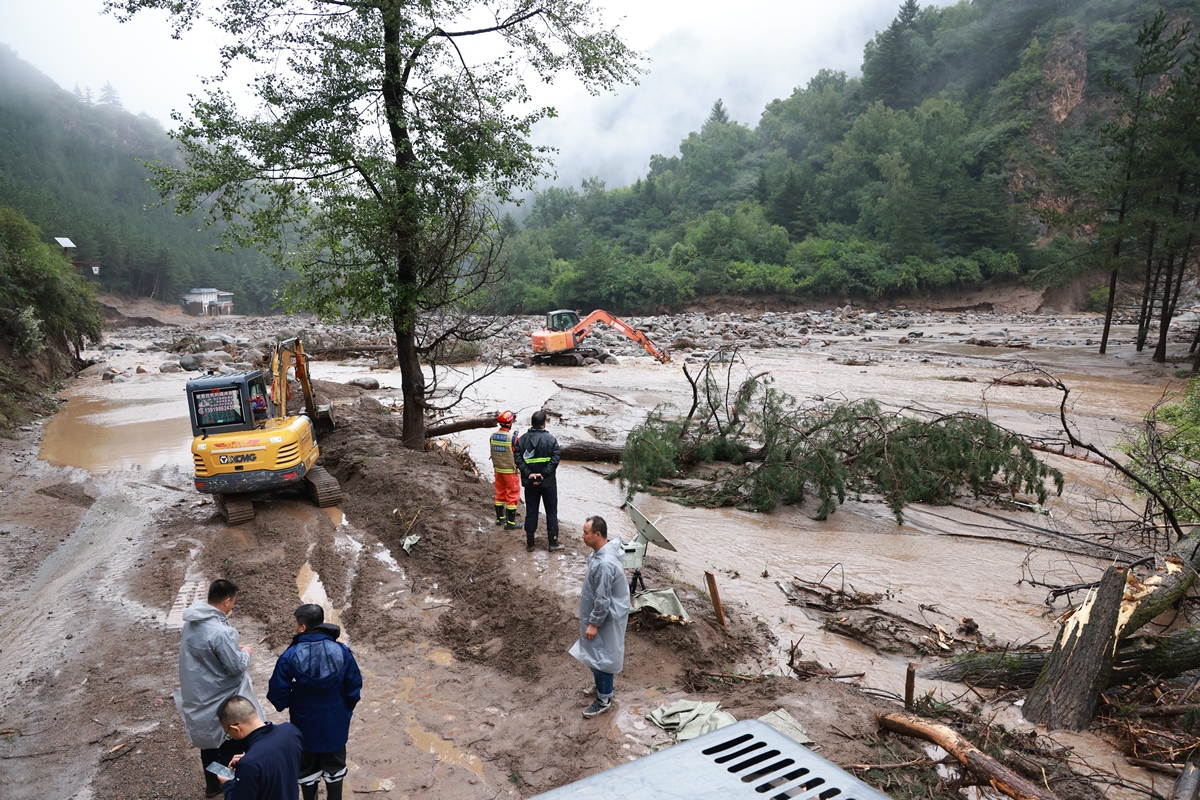 湖北恩施咸丰县山体滑坡致4死：灾害预警及防范刻不容缓