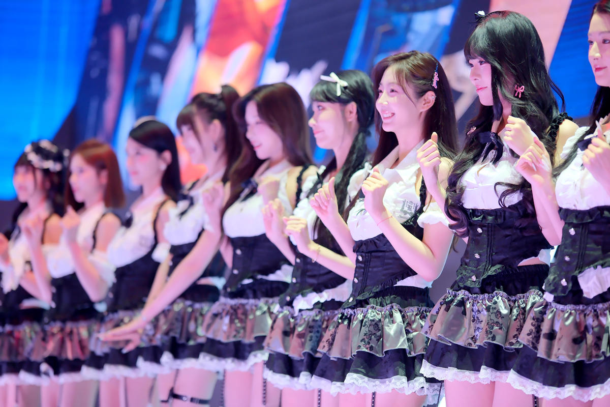 SNH48蒋舒婷、韩家乐、柏欣妤：魔术帽子里的欢乐故事！