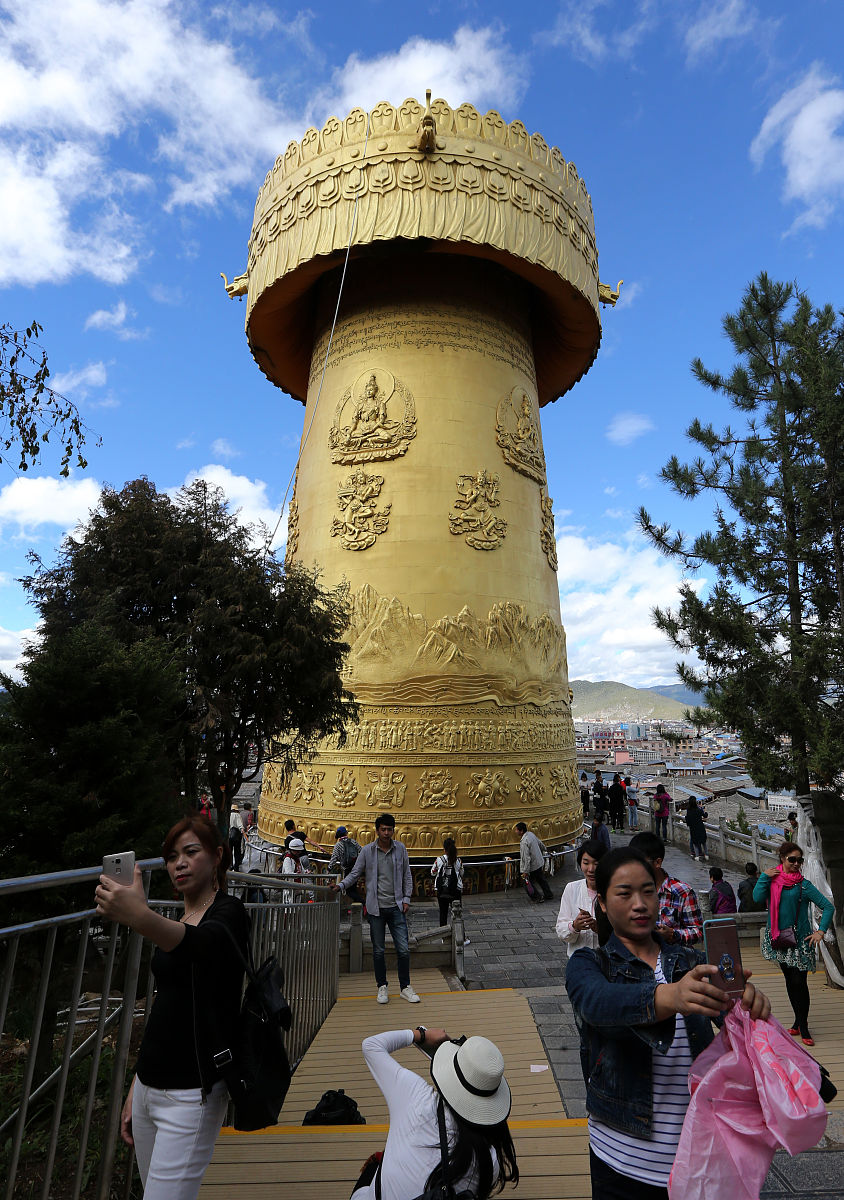 迪庆州民族中等专业学校怎么样是公办还是民办