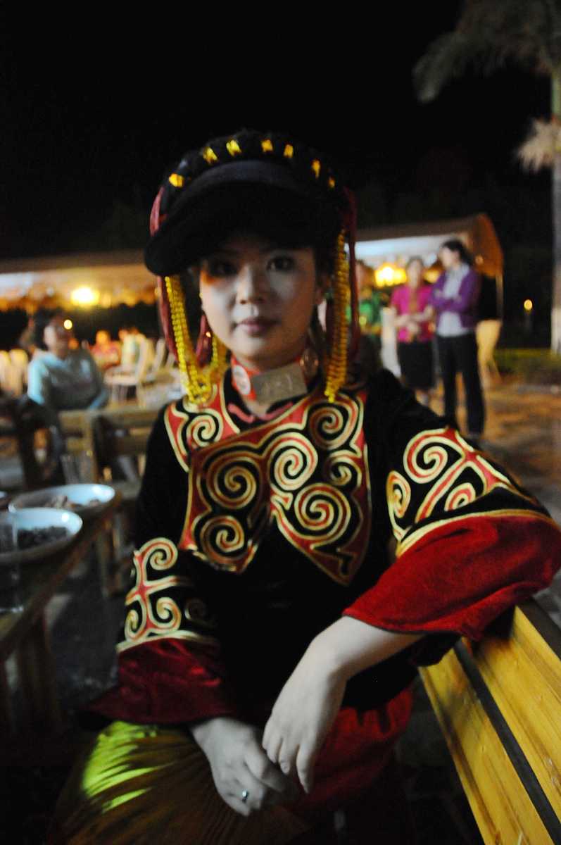 彝族女孩皮肤都黑吗，