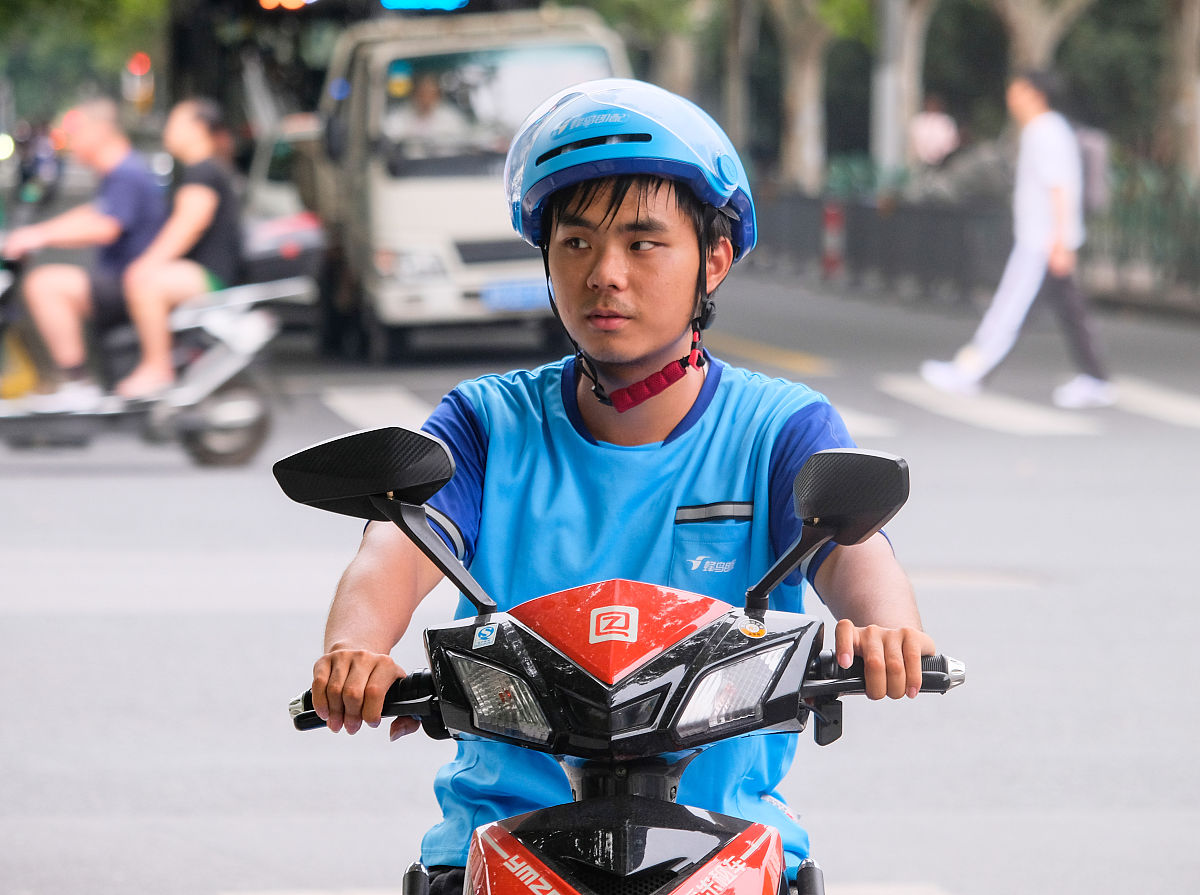 河南商务中等职业学校2023年招生简章：招生电话、报考指南