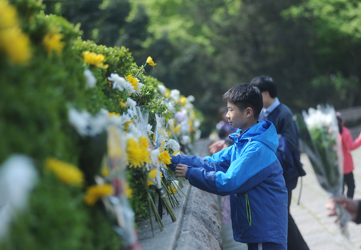 清明节：祭祖扫墓，缅怀先人