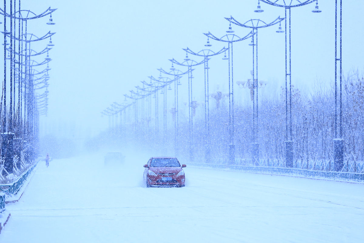 2017年12月31日,受冷空气影响,新疆北屯出现降雪天气.
