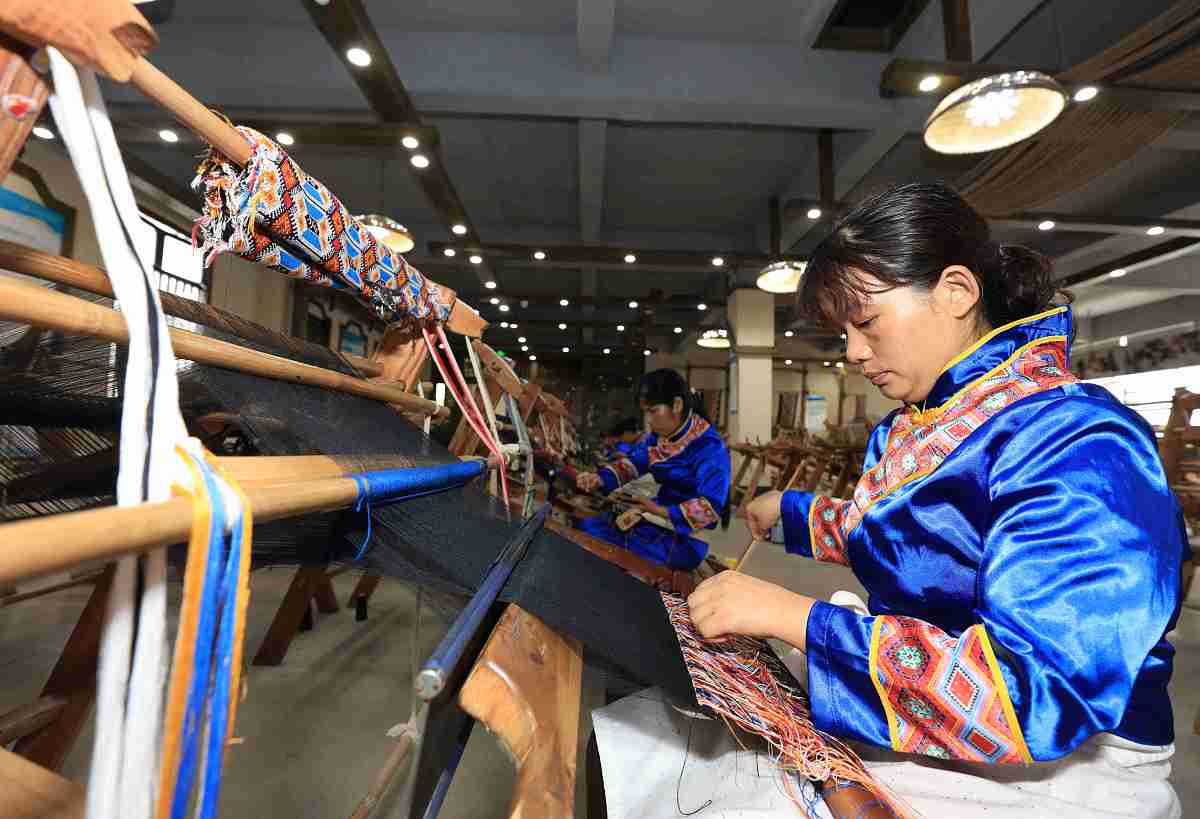 民族织绣就业前景如何用发散性