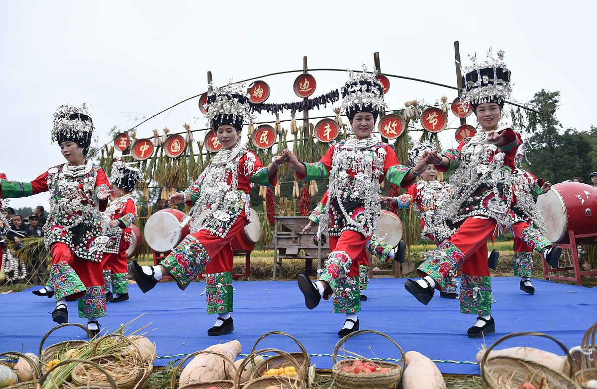 热烈庆祝丰收节！村庄喜迎丰收盛宴