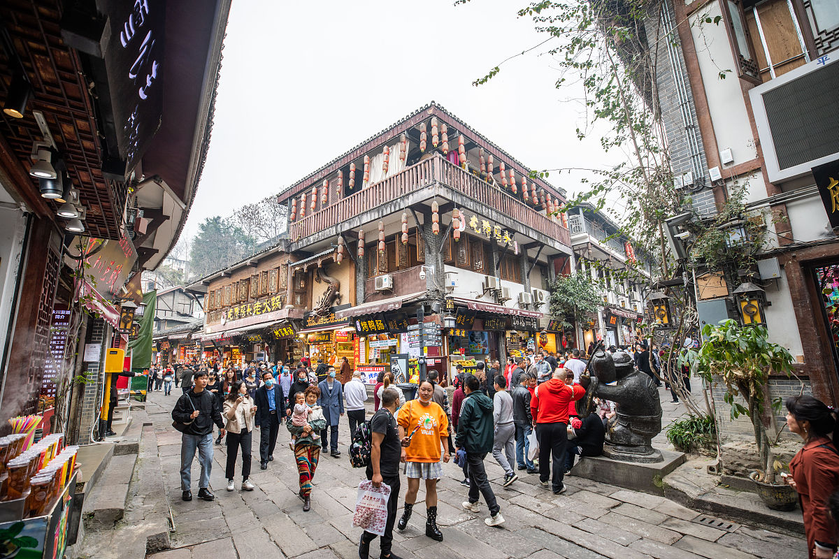 向外地朋友介绍重庆旅游怎么详细介绍重庆作一首500字的七言诗要押韵