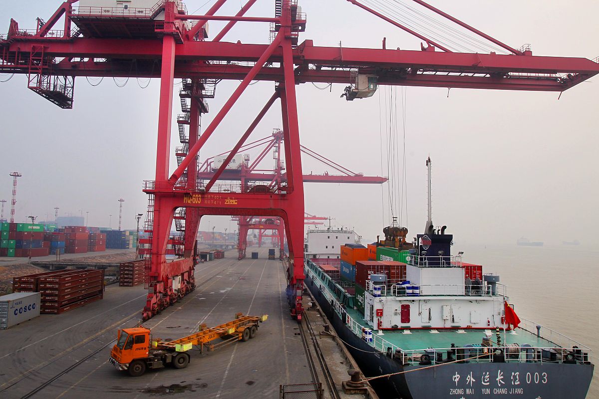 请修正润色	Except for the power interruptions period mentioned above the supply air temperature was maintained below -23 degrees Celsius during transportation while the return air temperature remained aro