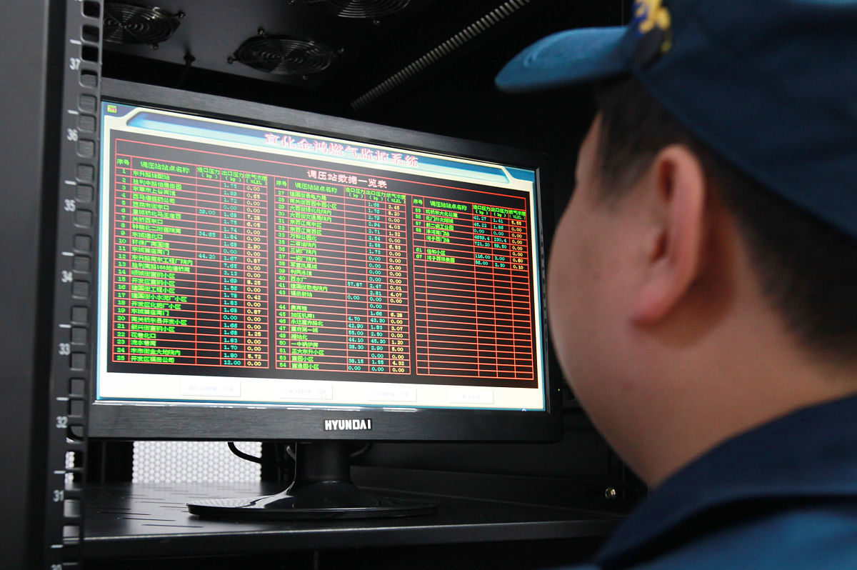 学校机房断网蓝屏故障处理：实习生的实战经验