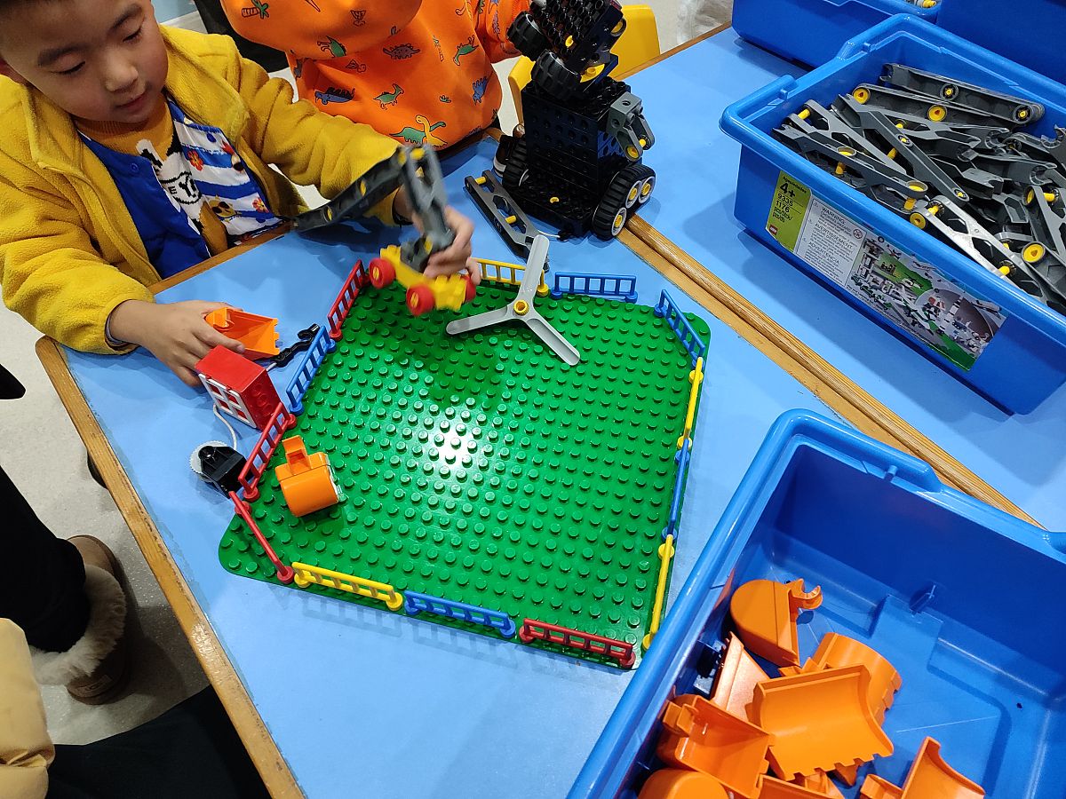 乐高机构体验课家长好评：丰富课程、专业师资、优质设备，助孩子提升能力