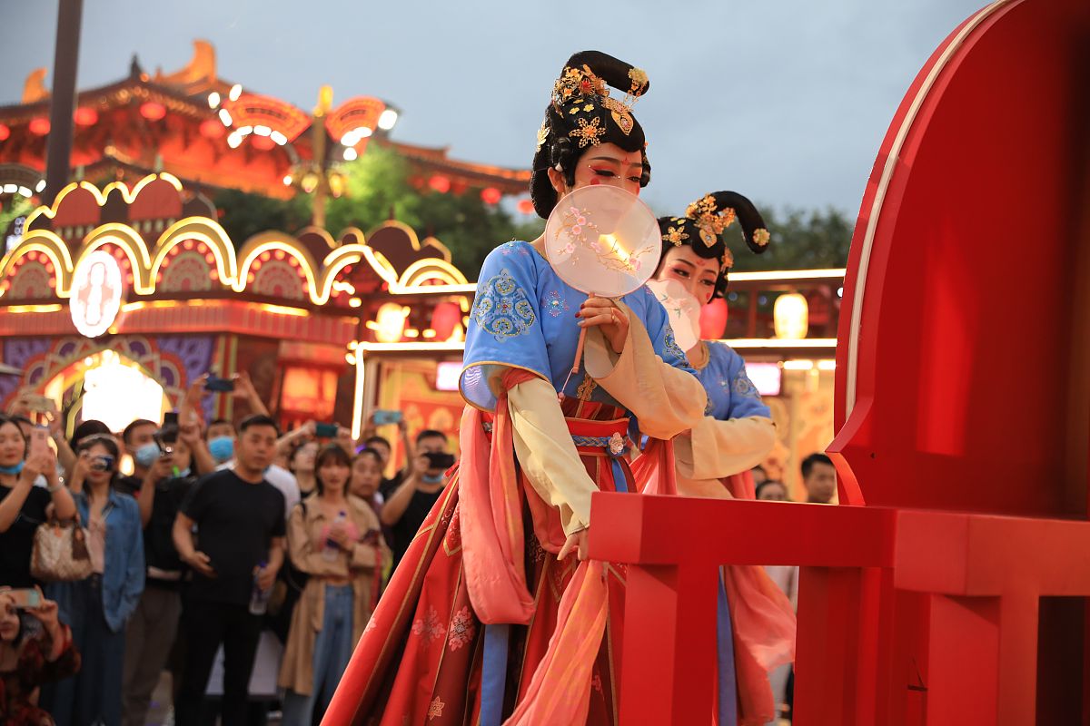 创作一首古风歌曲