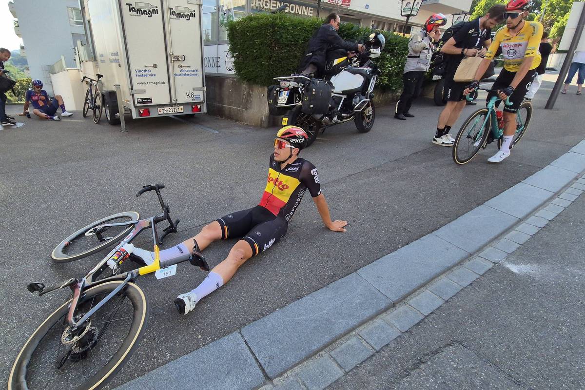 凌晨骑行悲剧！两位网红女不幸身亡，其中一人年仅16岁