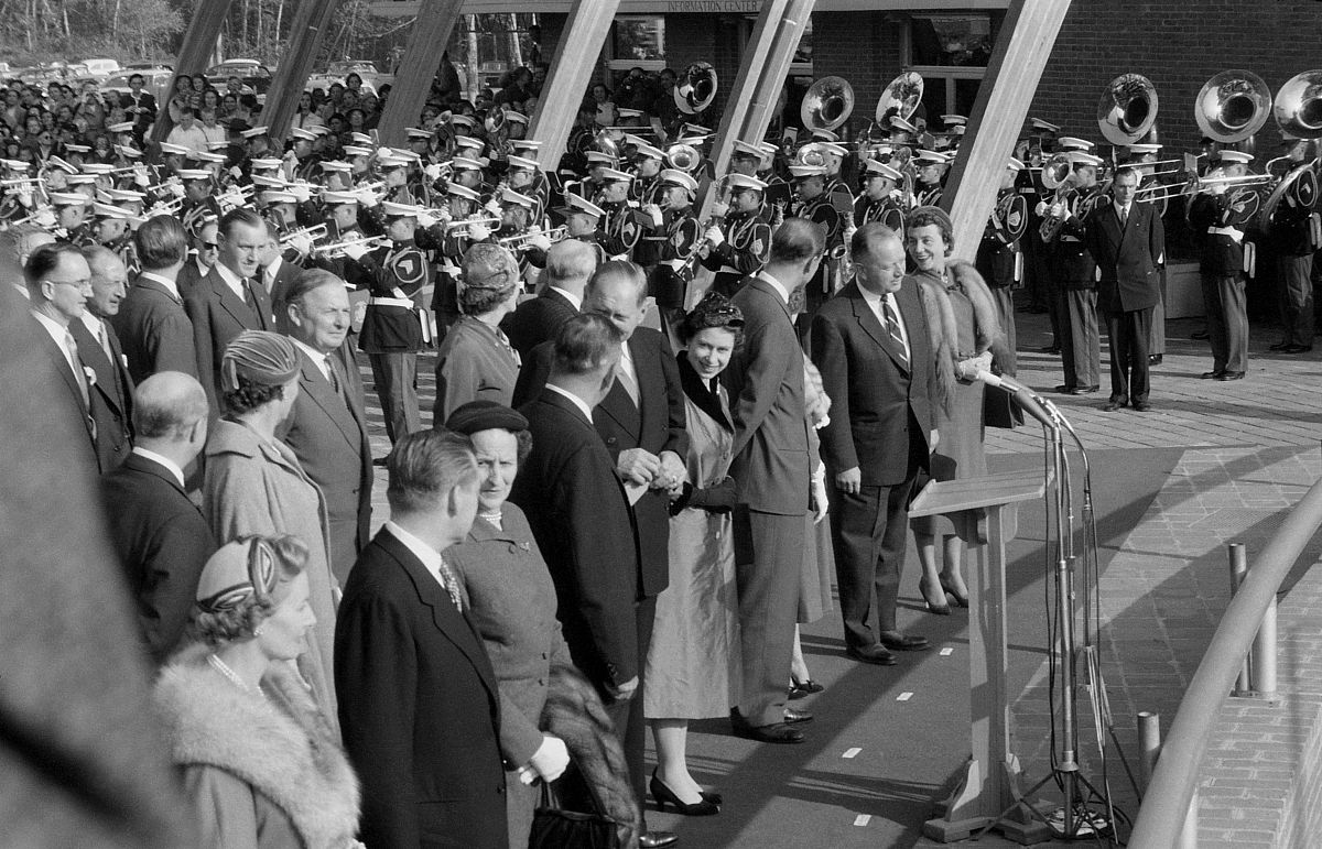 揭秘百万富翁思维：从《百万富翁的思维》第二章看中国打工人如何致富