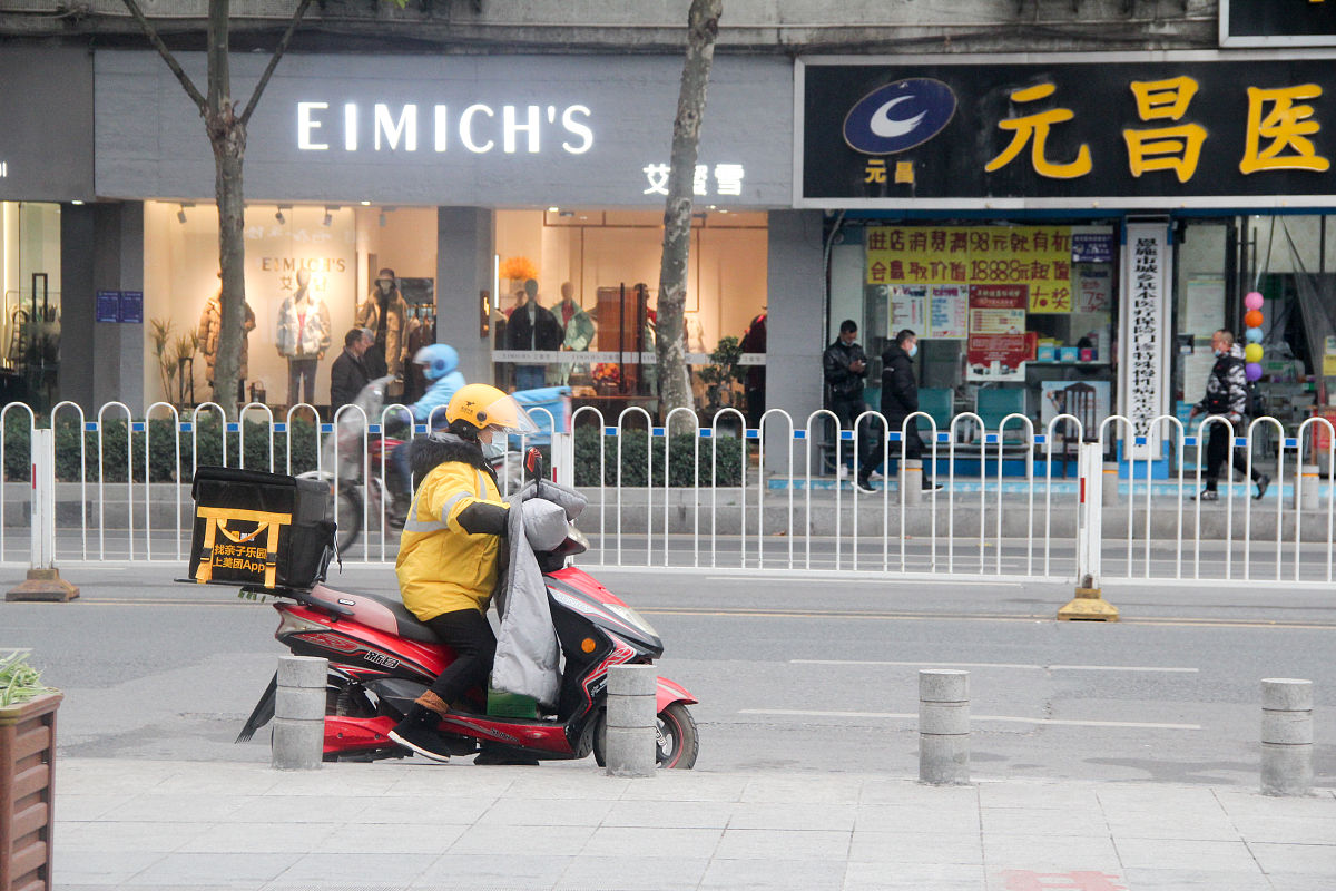 美团骑手工伤后保险流程卡在站长授权？如何解决？