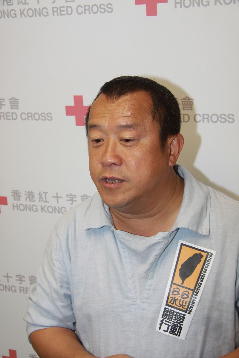 2009年10月6日,香港,关爱行动余款支票递交仪式曾志伟