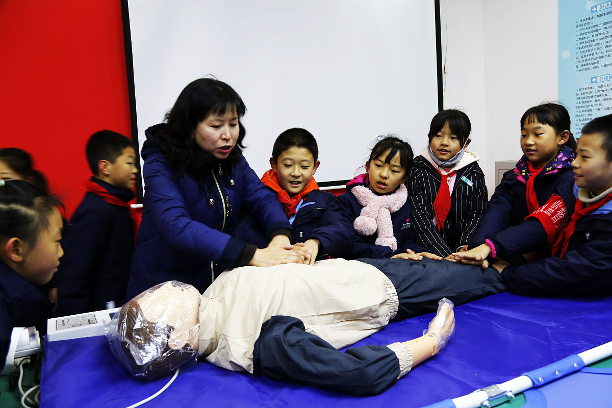 青少年假期安全指南：保护自己，快乐假期！