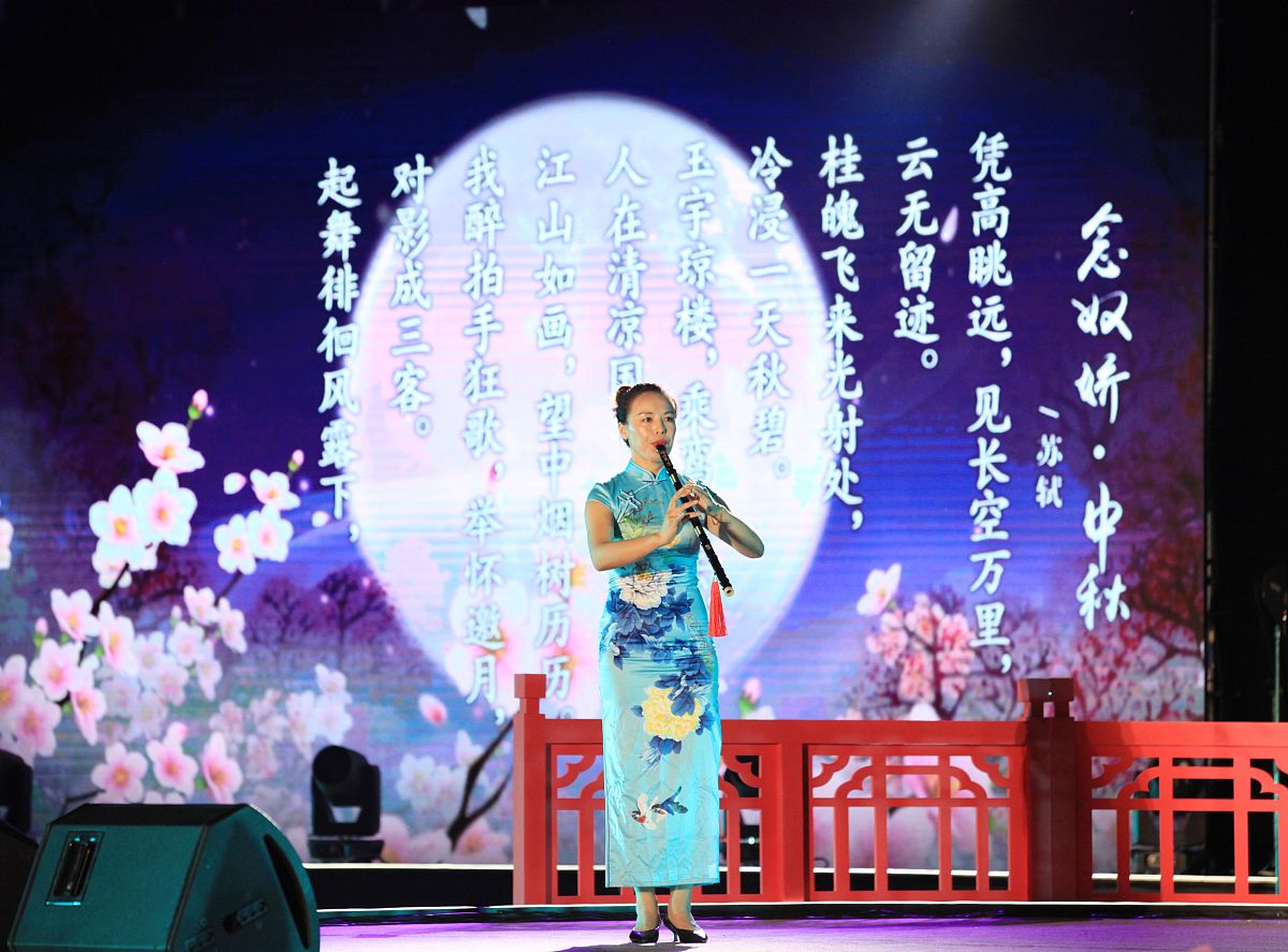 校园诗词大会活动策划方案 - 激发文学热情，传承传统文化