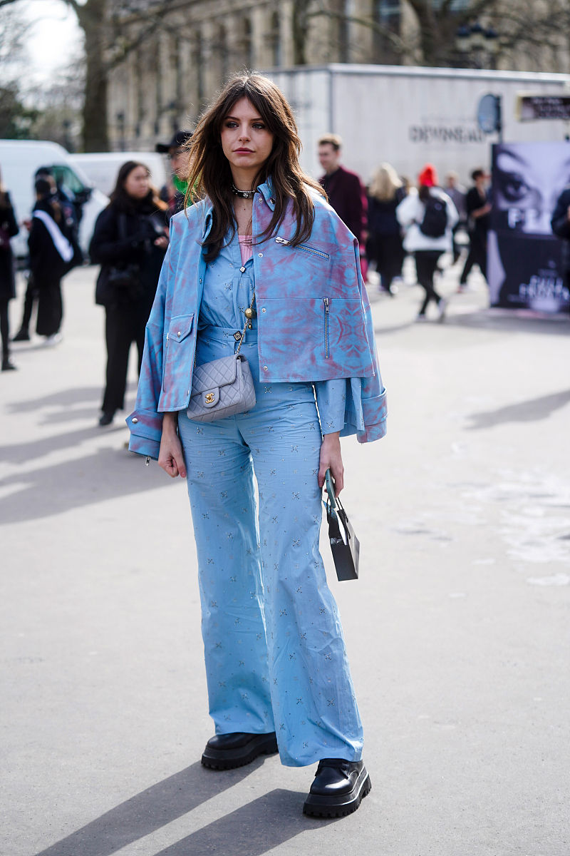 根据这个夏天超火的多巴胺穿搭你真的了解吗作为标题编写时尚资讯不少于五百字重复率不能高