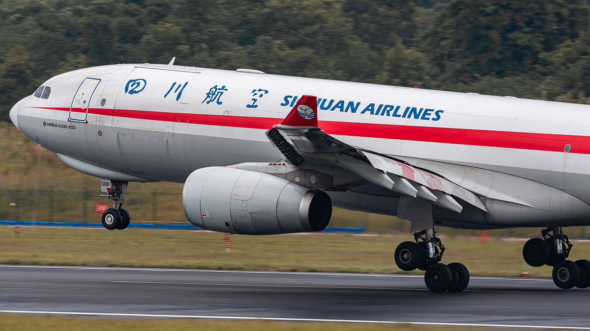 成都航空专业学校揭秘：就业率高、薪资优厚，航空专业未来可期