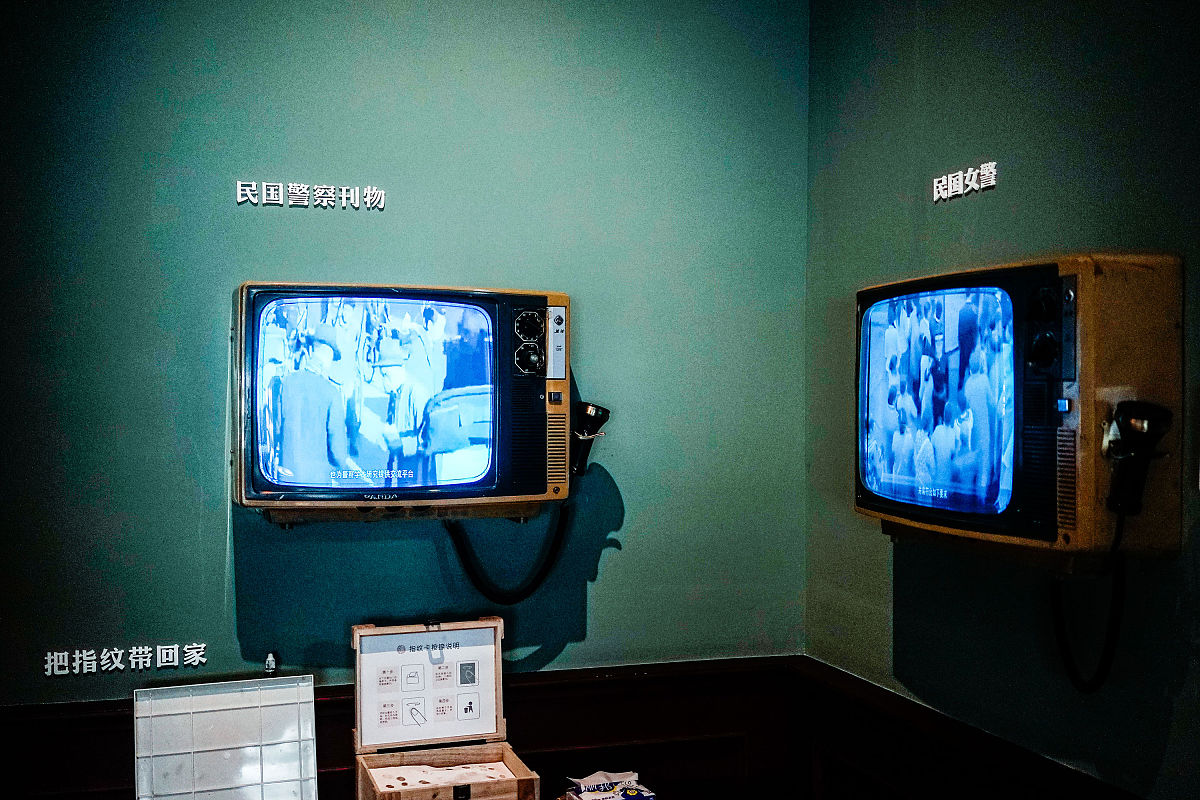 投影仪 vs 激光电视：哪个更护眼？