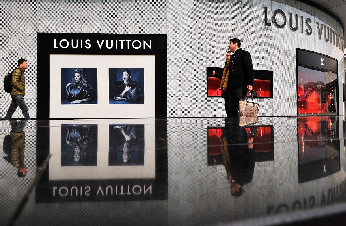 Burberry 'BURBERRY Streets' 全球城市接管活动： 提升品牌影响力，助力经济发展