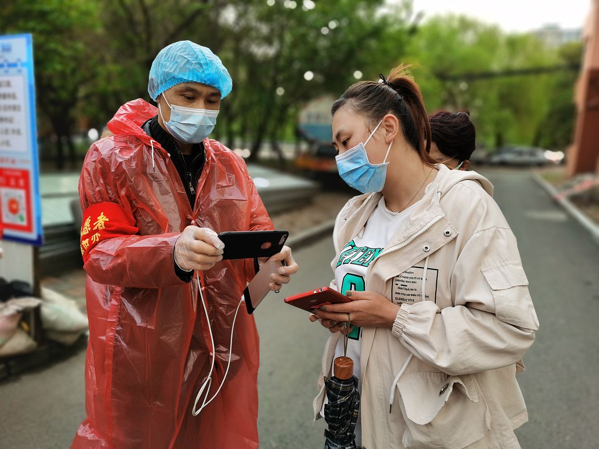 低风险地区出门不需要戴口罩