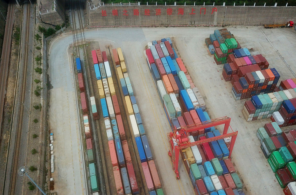 铁路集装箱运输站场布局规划与建设：提升吞吐能力，促进多式联运