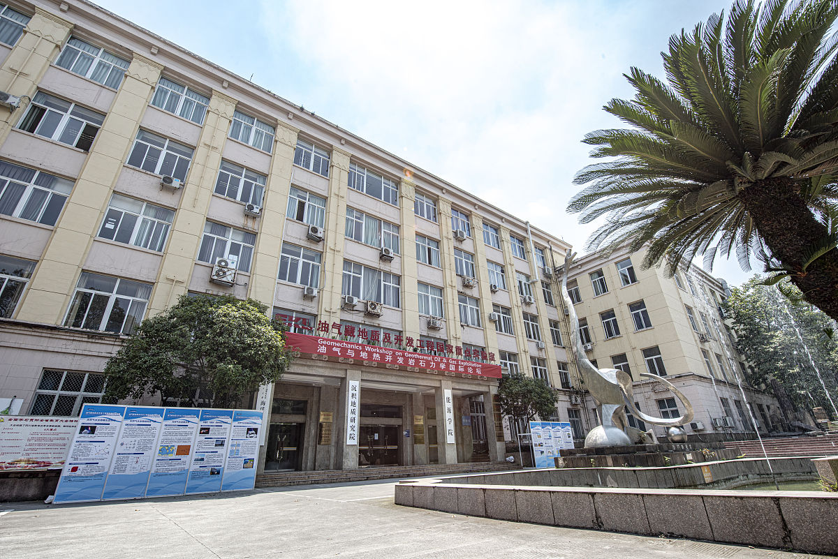 成都市工业职业技术学校高星级酒店运营与管理专业怎么样？发展前景如何？