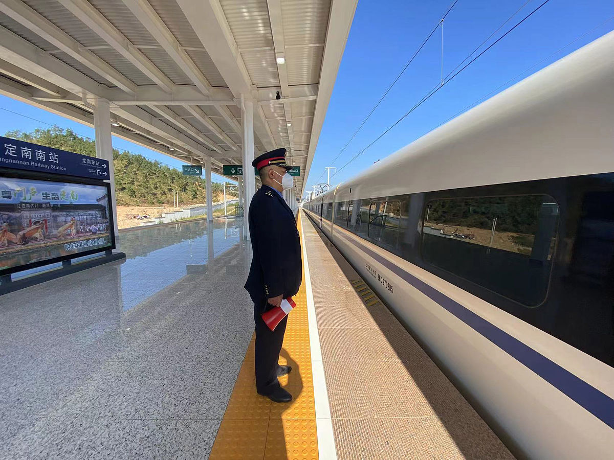 重庆职业学校轻轨专业招生 | 2021年招生简章