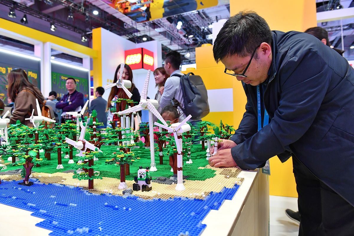 乐高启蒙机器人教案：培养学生合作与创新思维