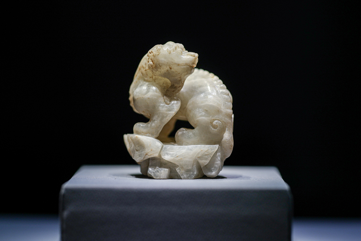 以中国古代的玉器文化为题写一篇1200字文章