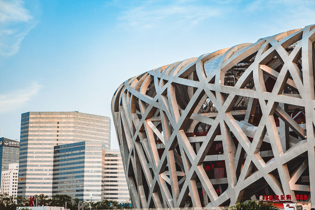 介绍鸟巢的钢结构建筑