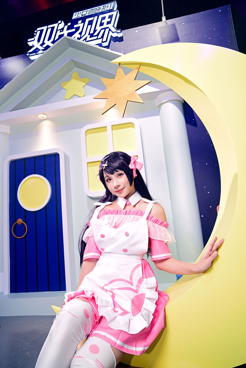 橙子miu：中国人气虚拟主播，游戏、唱歌、绘画样样精通