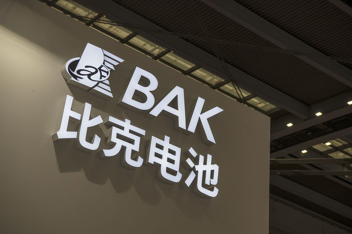 帮我生成一份计量工程师月度报告