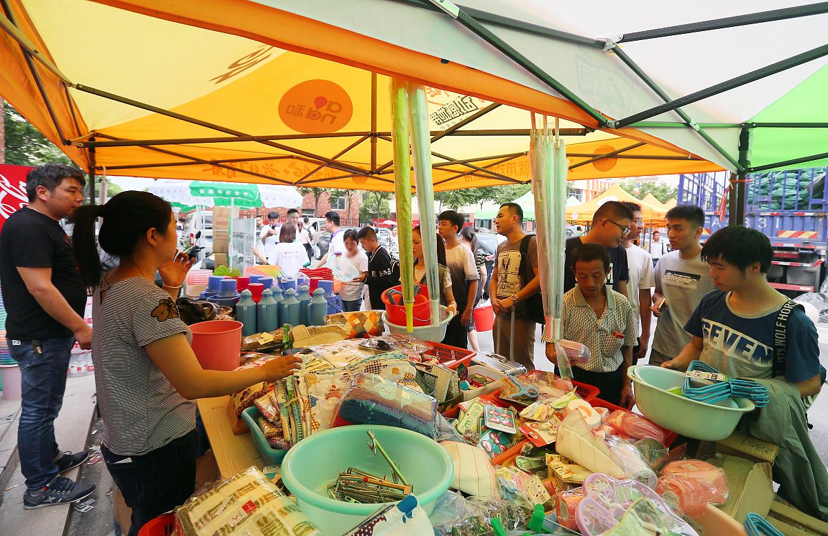 校园创意小卖坊盈利分析：市场前景与盈利能力